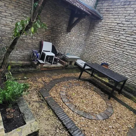 Les Chez Leo Bar-sur-Aube