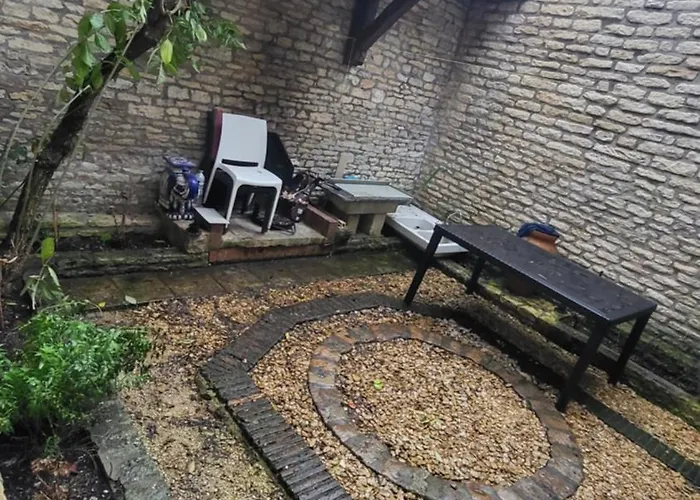 Les Chez Léo Bar-sur-Aube